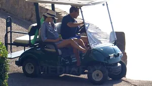 Carla Bruni-Sarkozy: Nu voi publica niciodată fotografiile copilului meu