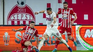 Două parade ale lui Niczuly încetinesc cursa de urmărire a lui CFR Cluj după FCSB