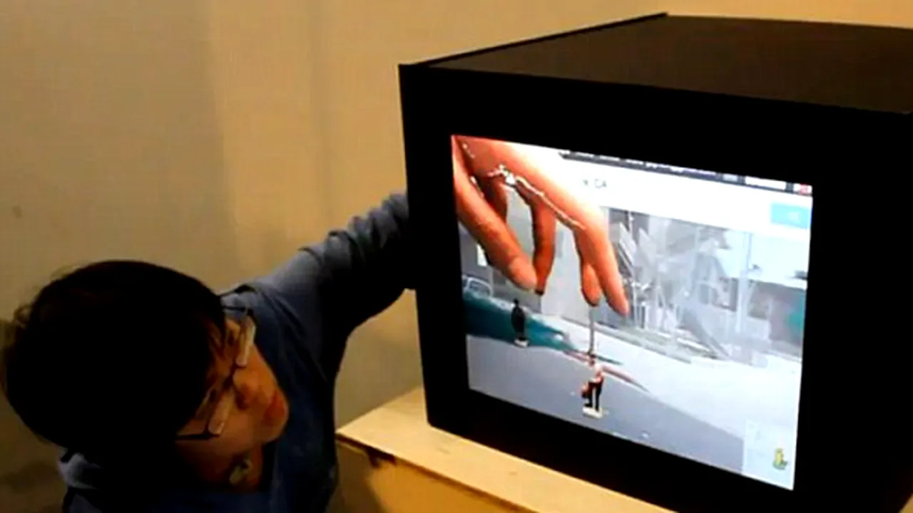 Cum ar fi să bagi mâna în televizor şi să modifici imaginea? Prototipul TV care revoluţionează tehnologia - VIDEO