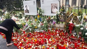 REPORTAJ: Poveştile românilor şi povestea Reginei Ana. Lecţia de la Palatul Regal - FOTO, VIDEO