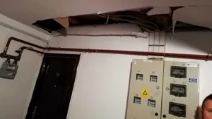 Explozie într-un bloc din Galaţi. O persoană a ajuns la spital, cu arsuri de gradul 2 şi 3 pe 25% din suprafaţa corpului  - FOTO, VIDEO