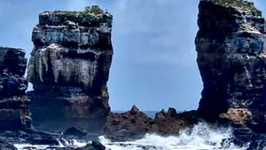 Celebra formaţiune de piatră ”Arcul lui Darwin” s-a prăbuşit. Leonardo DiCaprio donează pentru restaurarea monumentelor naturale din Insulele Galapagos