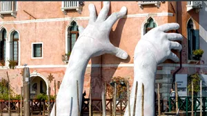 Ministrul Culturii din Italia boicotează deschiderea Bienalei de Artă de la Veneția din cauza pavilionului Rusiei