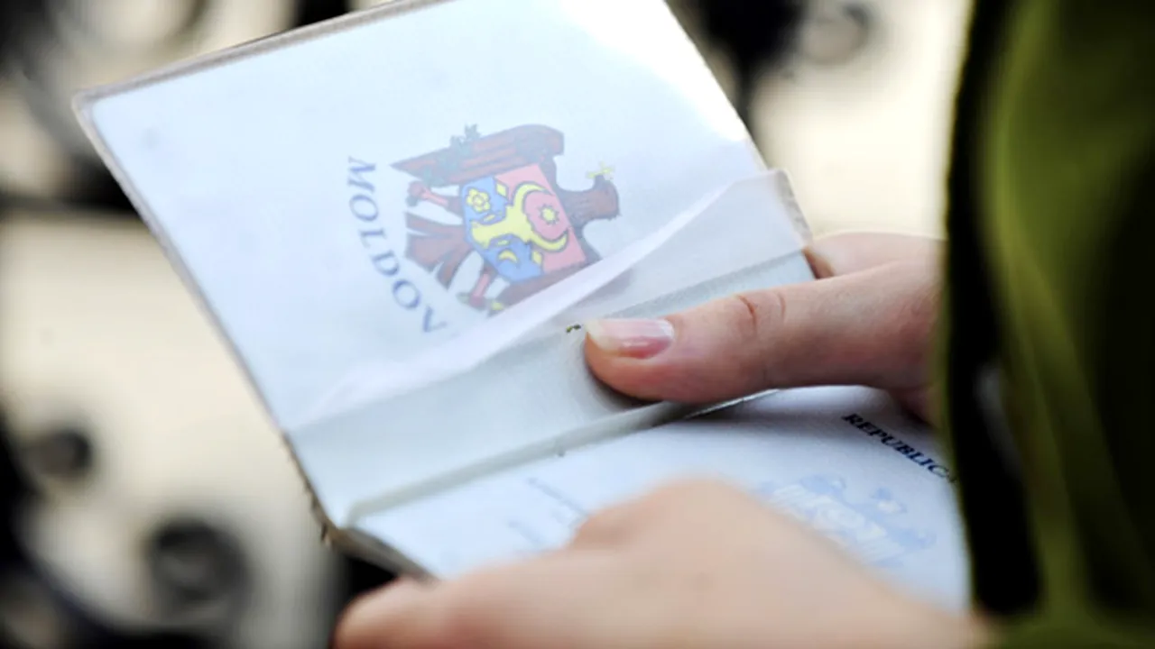 Chişinău: Pichet la ambasada Romniei din cauza taxei de 500 de euro pentru moldoveni