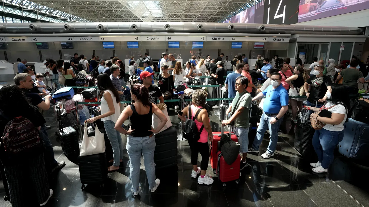 Companiile aeriene europene sunt în conflict cu guvernul Italiei. Meloni intenţionează să plafoneze preţurile la bilete de avion pe anumite rute