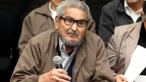 Abimael Guzman, liderul Căii Luminoase - sângerosul grup rebel maoist din Peru, a murit în închisoare