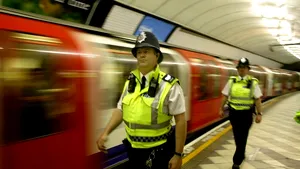 Poliţia britanică a anihilat o reţea de români care încasau ajutoare pentru copii inexistenţi
