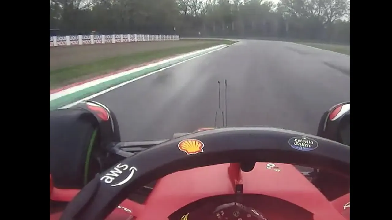 Leclerc şi Sainz duc Ferrari pe primele două locuri după antrenamentele pe ploaie de la Imola