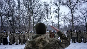 Preşedintele Ucrainei convoacă rezerviştii / Ministrul de Externe: Ucraina va lupta pentru teritoriu 