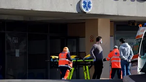 Filmul incidentului grav din Bucureşti în urma căruia un bărbat a fost împuşcat de poliţie şi a murit