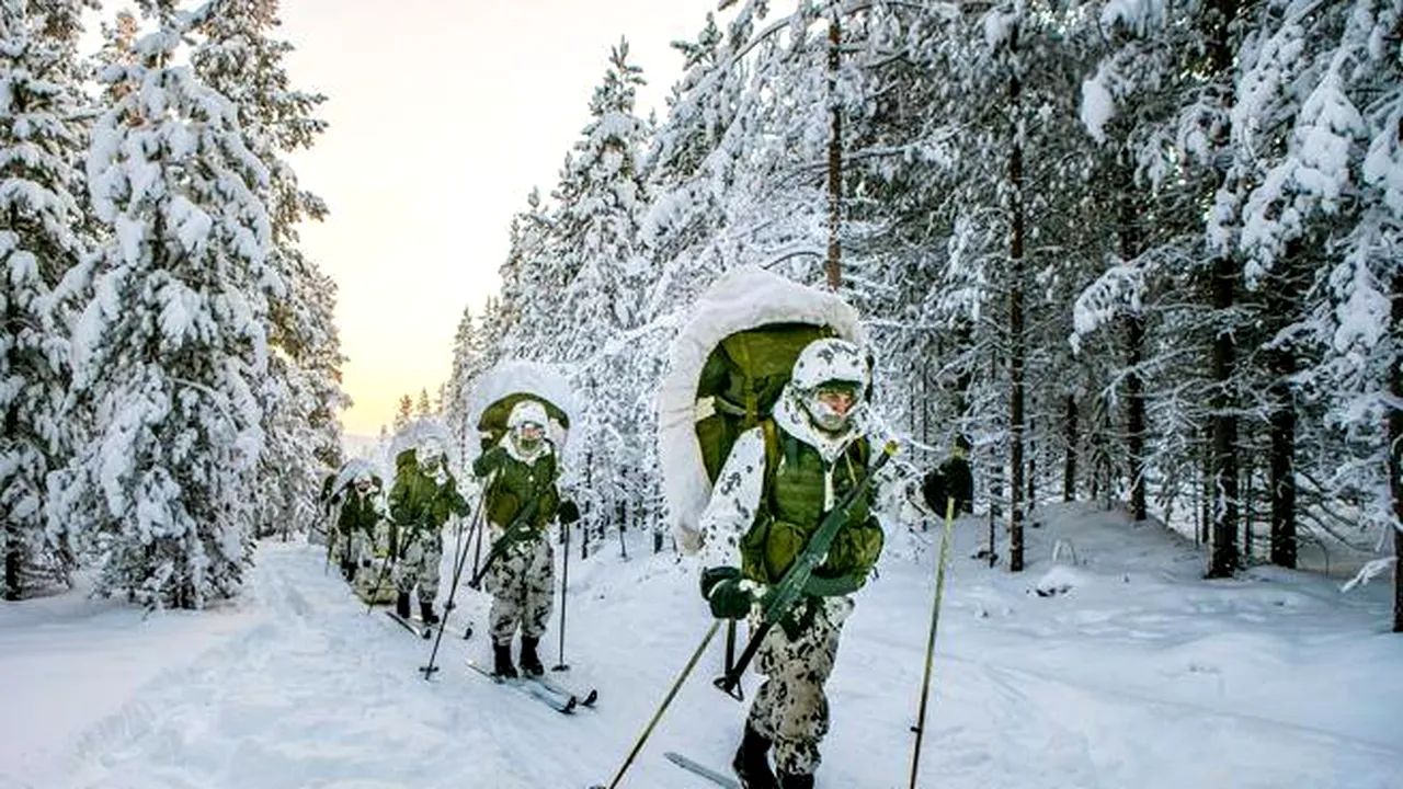 Finlanda, super-armata care veghează la graniţa cu Rusia 