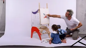 Din culisele meseriei de tată şi antreprenor. Despre crearea jucăriilor smart pentru copii, cu medicul şi designerul Dan Popa