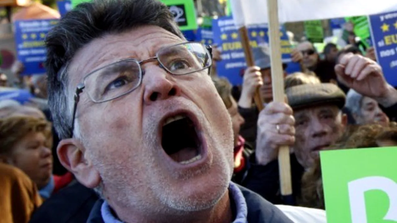 Protest al pensionarilor la Madrid faţă de politica de austeritate a guvernului