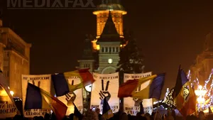 Timişoreni care au vrut să aprindă lumânări pentru eroii Revoluţiei au găsit Catedrala închisă