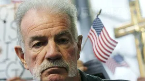 Pastorul american extremist Terry Jones nu are voie să intre în Marea Britanie