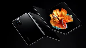 Xiaomi a anunţat primul său telefon cu ecran pliabil. Prin ce caracteristică impresionează