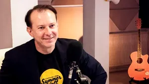 COMENTARIU Lelia Munteanu: Ţara prafului în ochi