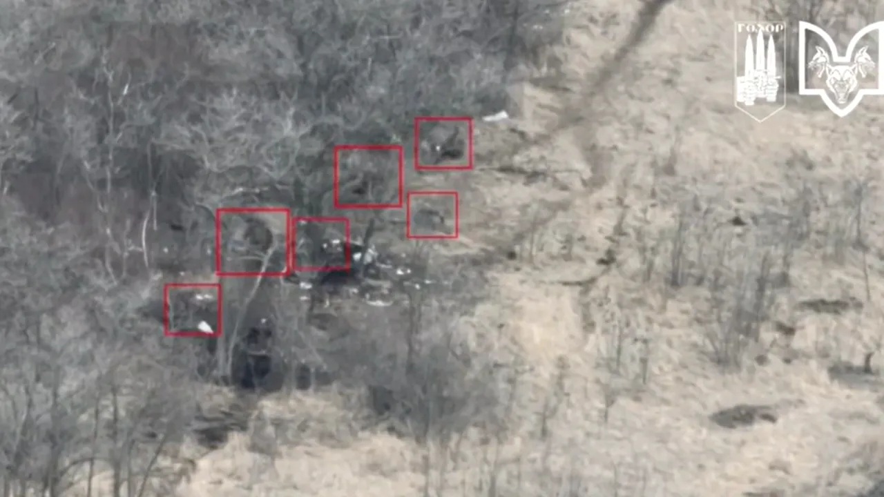 Dronele pun camera pe infanteria rusă din Bahmut, iar artileria ucraineană o loveşte la punct ochit

