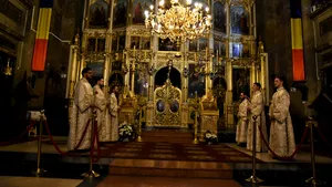 Slujbă de Înviere ca în Ucraina, la Catedrala Mitropolitană din Iaşi, pentru refugiaţi