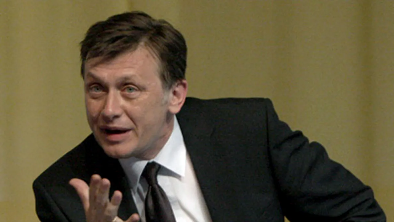 Antonescu lui Băsescu: Reprezentaţi, cu PDL, o ameninţare la adresa statului de drept