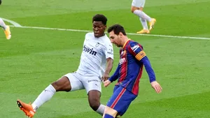 Messi a egalat recordul lui Pele 