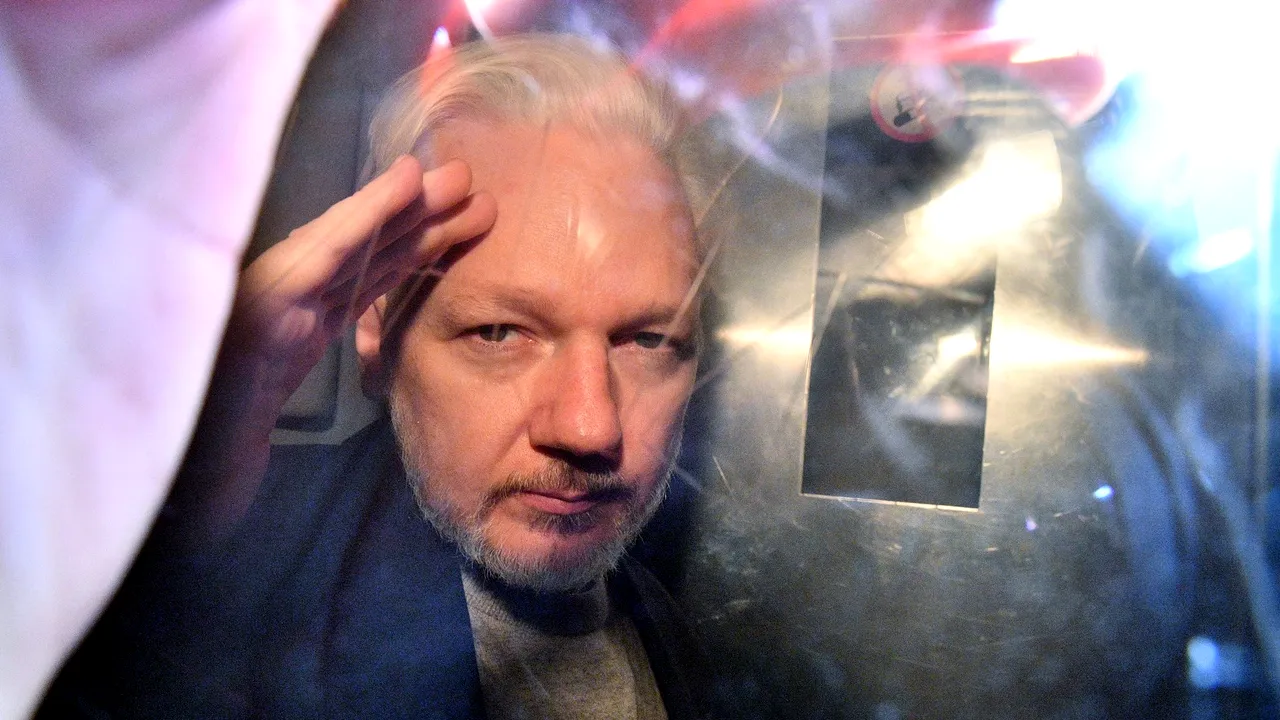 Cazul Assange: Marea Britanie îi acordă un nou recurs împotriva extrădării în SUA
