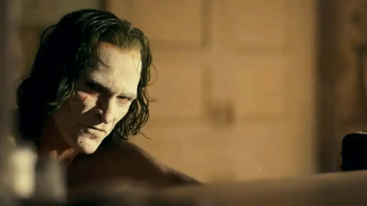 Joaquin Phoenix, surprins într-un moment tensionat pe platourile filmului „Joker”: „Crezi că e amuzant să faci mişto de mine?” | VIDEO