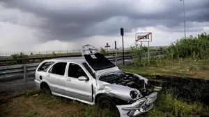 Fenomene meteo extreme în Italia: O femeie a murit, după ce maşina în care se afla a fost luată pe sus de o TORNADĂ | FOTO, VIDEO