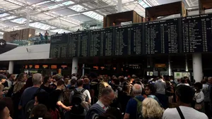 Incident pe aeroportul din München: 130 de zboruri au fost anulate, iar mii de pasageri au fost evacuaţi din Terminalul 2 | FOTO