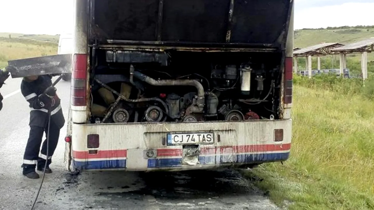 Un autocar cu 45 de călători la bord a luat foc în mers pe centura ocolitoare a oraşului Cluj-Napoca