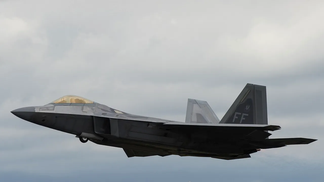 Avioane de vânătoare americane au interceptat aeronave ruse, în spaţiul aerian al Siriei