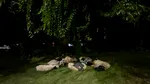 Imaginile nopții în Piața Victoriei: Mai mulți protestatari dorm pe caldarâm