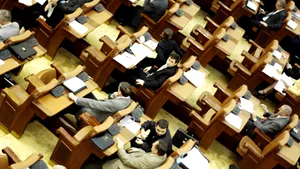Moţiunea privind Educaţia se discută luni, de la ora 20.00