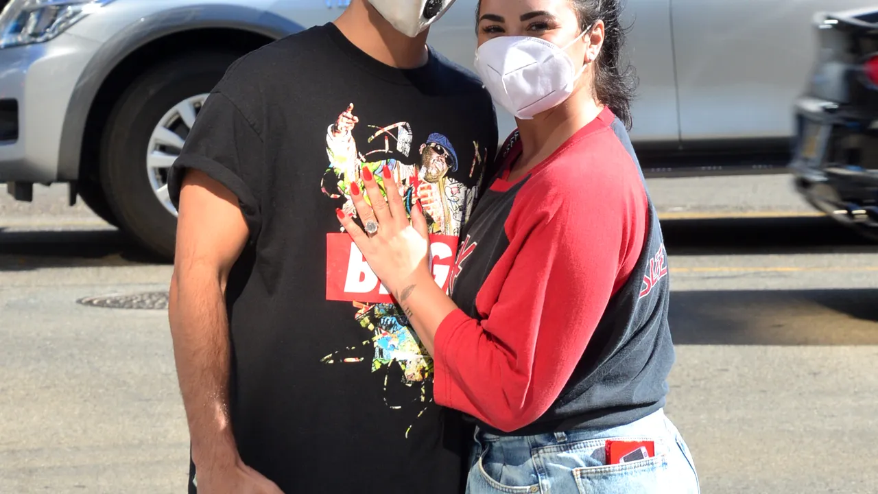 Demi Lovato este din nou singură. Artista s-a despărţit de logodnicul ei