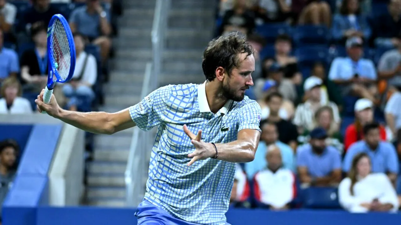 Daniil Medvedev a fost sancționat pentru comportament nepotrivit și abuz de rachetă la US Open. Ce amendă a primit