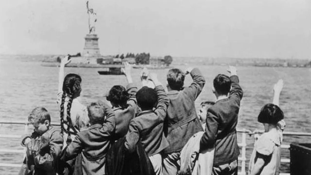 Marele exod est-european: Ce au făcut americanii cu imigranţii evrei în urmă cu peste 70 de ani