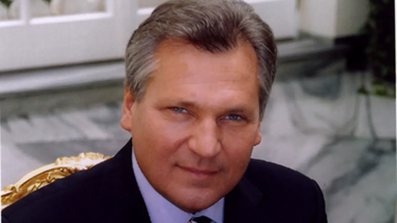 Aleksandr Kwasniewski ar fi colaborat cu fostele servicii secrete comuniste din Polonia