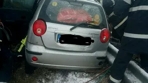 Accident grav în Caraş-Severin: O persoană a murit, iar alte trei sunt rănite grav. O fetiţă de 12 ani este în comă
