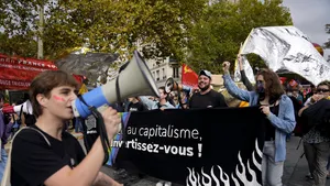Al treilea val de greve şi proteste din cauza reformei pensiilor în Franţa