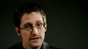 Edward Snowden denunţă 