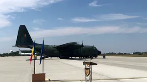 Românii care au fost evacuaţi din Afganistan au ajuns în Bucureşti. „În numele colegilor mei vreau să vă mulţumesc”