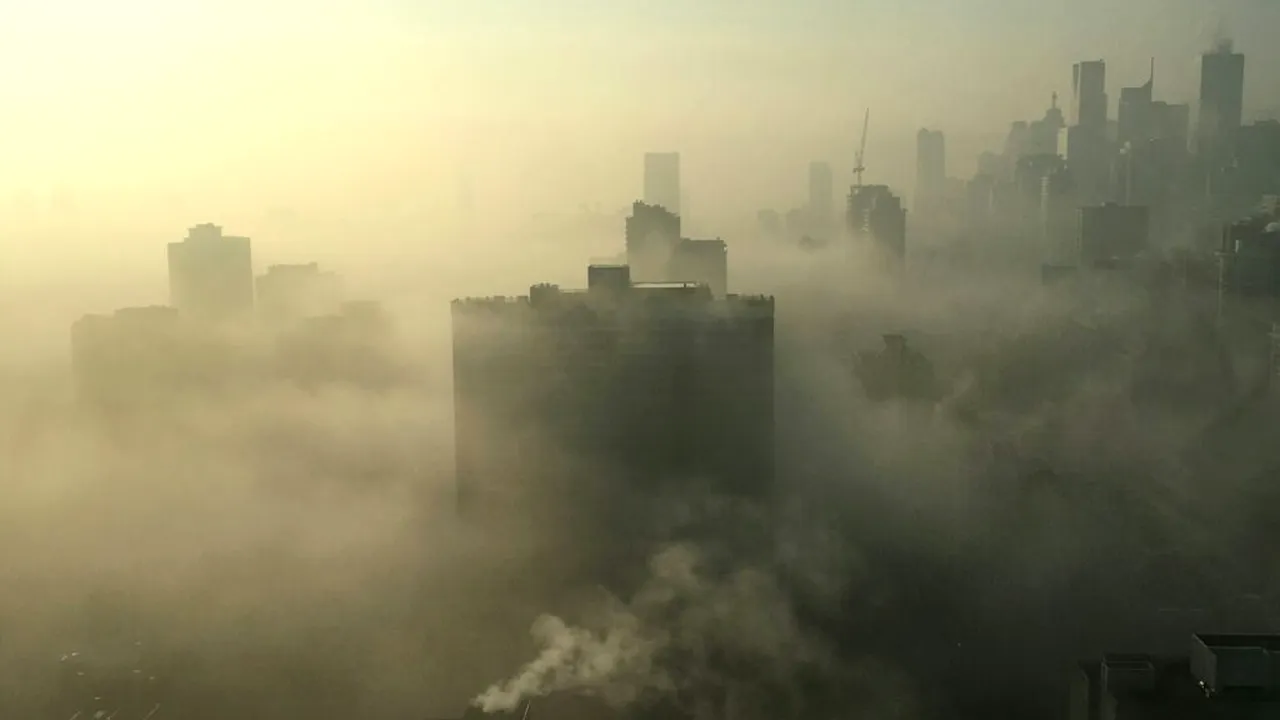 Studiu: Poluarea atmosferică are legătură cu mutațiile ADN generatoare de cancer pulmonar