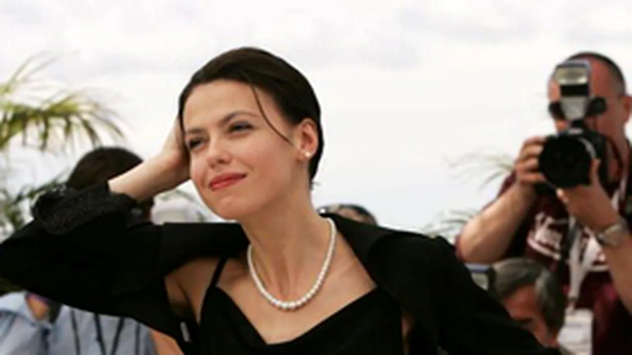 Gândul: Laura Vasiliu povesteşte incidentul cu carabinierii, de la Torino