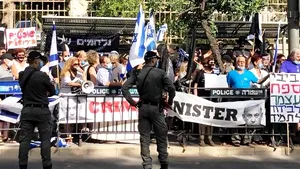 COMENTARIU Lelia Munteanu: Eradicarea covidului sau redresarea economiei?