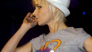 Gianina Corondan revine în muzică, alături de trupa Quartz