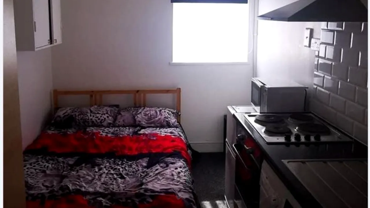 Cât plăteşti pentru ce (nu) primeşti. „Condiţii de lux” la preţuri piperate, în Cluj: „300 de euro ca să dormi lângă aragaz”