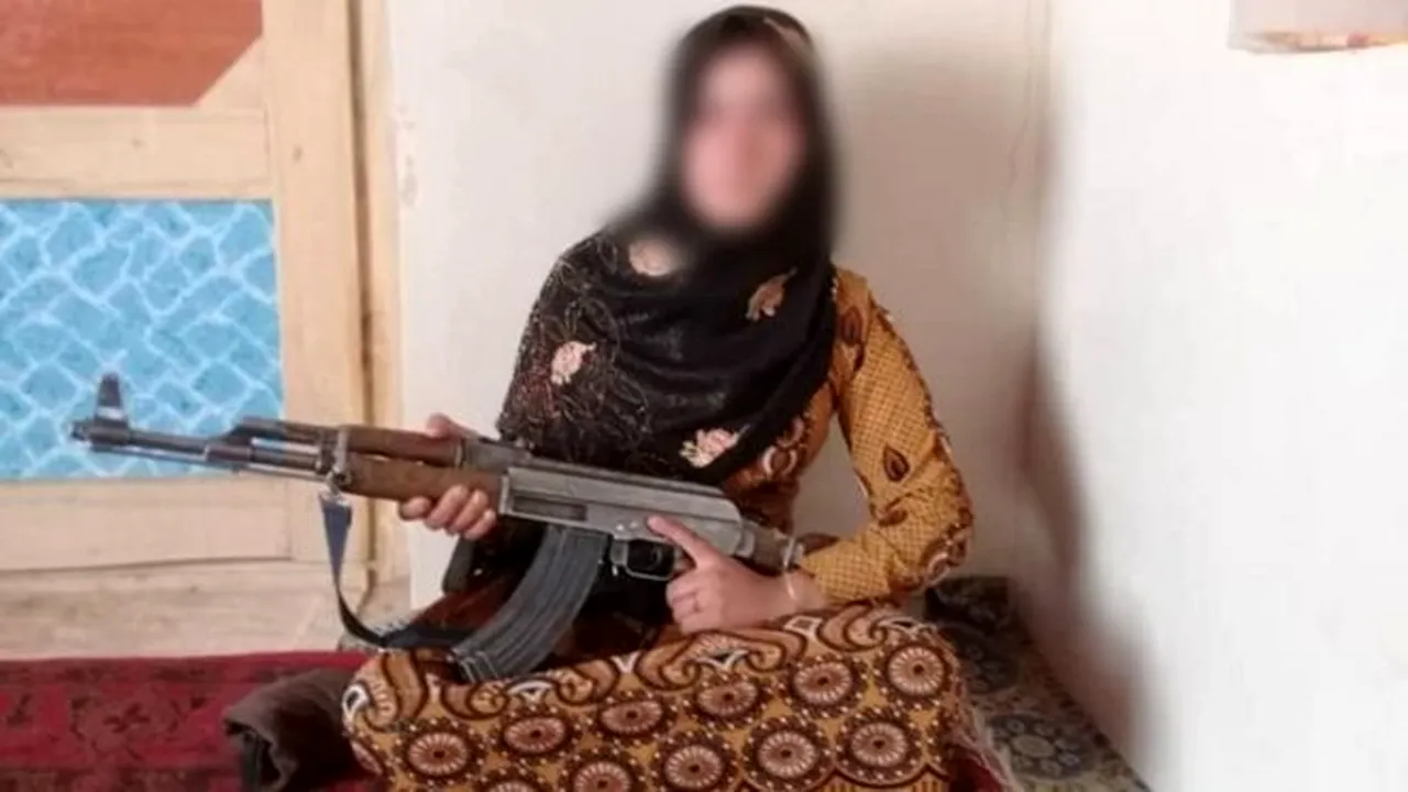 Răzbunarea supremă: O adolescentă din Afganistan i-a ucis pe talibanii care i-au omorât părinţii în faţa casei