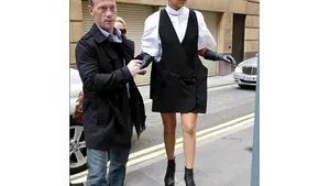 Iată cum merge Lady Gaga la şedinţele de yoga. Tu ai purta asemenea încălţări? - FOTO