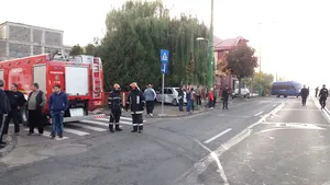 FOTO, VIDEO | Şase persoane au fost rănite într-un accident produs de un taximetrist