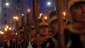 Restricţii de trafic în Bucureşti. Retragere cu torţe şi ceremonii militare de Ziua Armatei